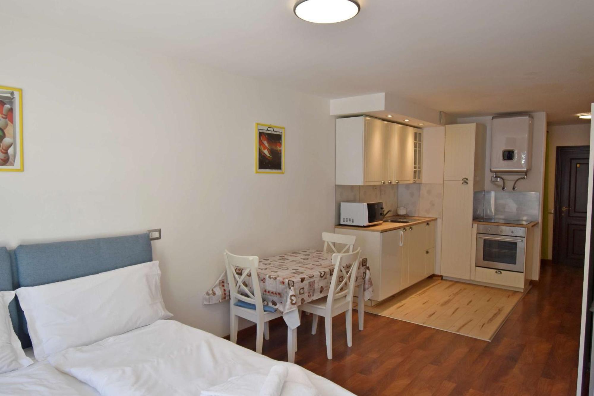 Emerald Studio Apartment Madonna Buitenkant foto