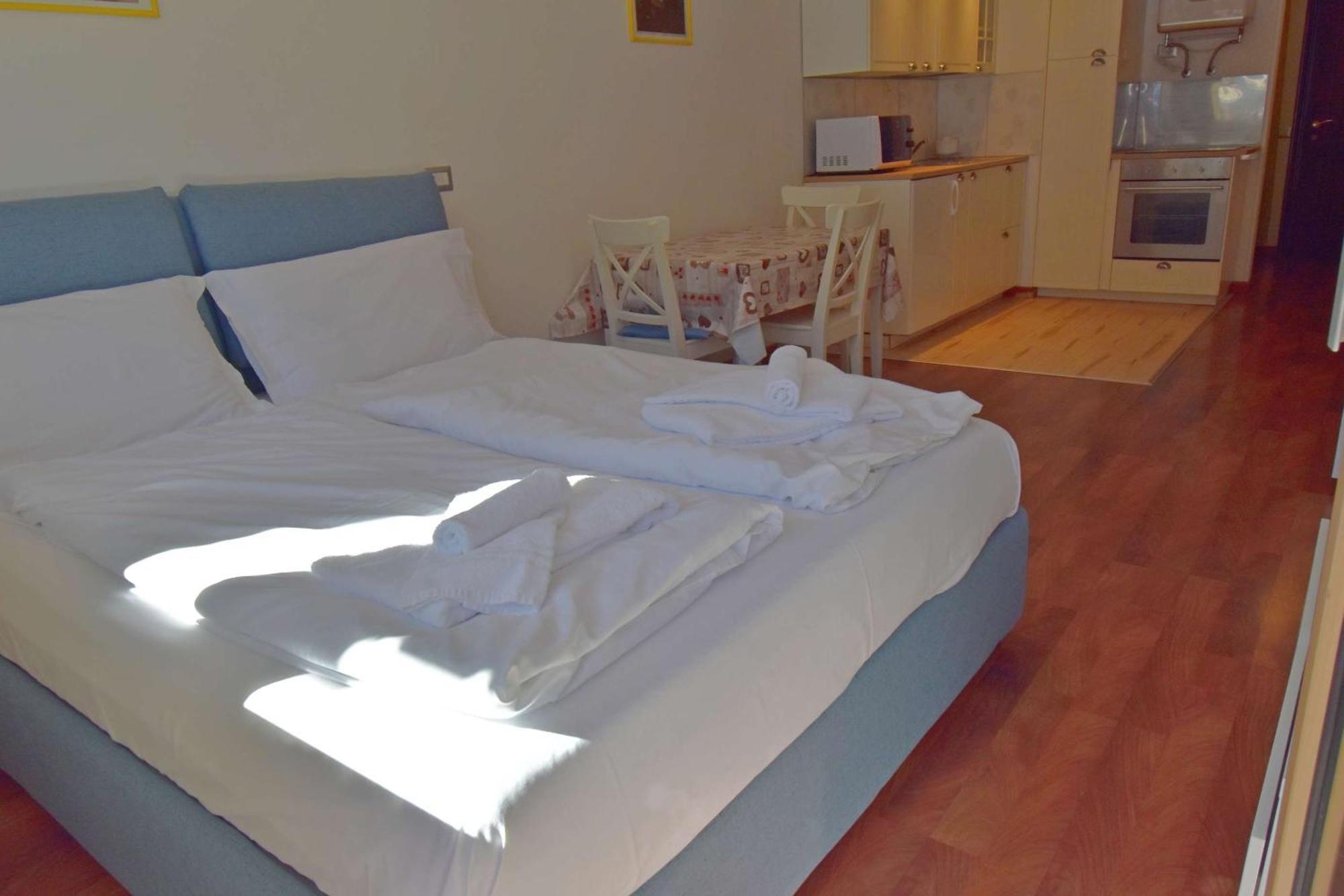 Emerald Studio Apartment Madonna Buitenkant foto